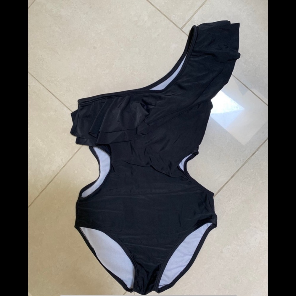 One off shoulder one piece swimsuit